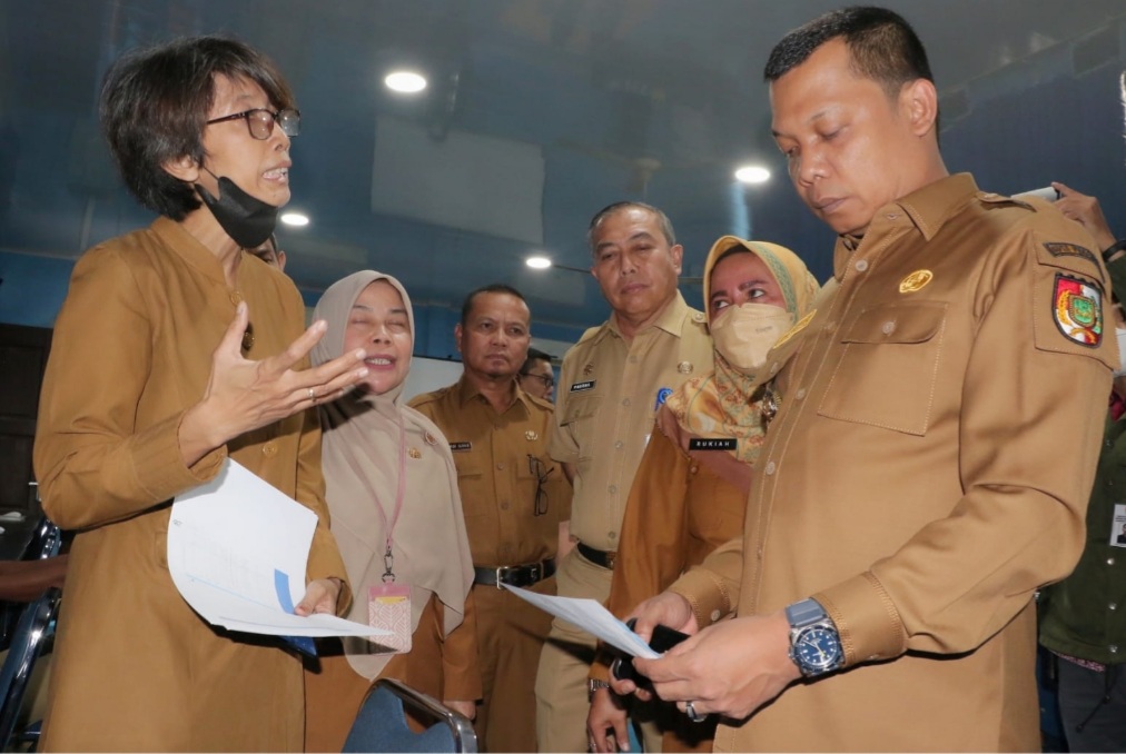 Pj Wali Kota Pantau Langsung PDDB di Beberapa SMP Negeri Pekanbaru