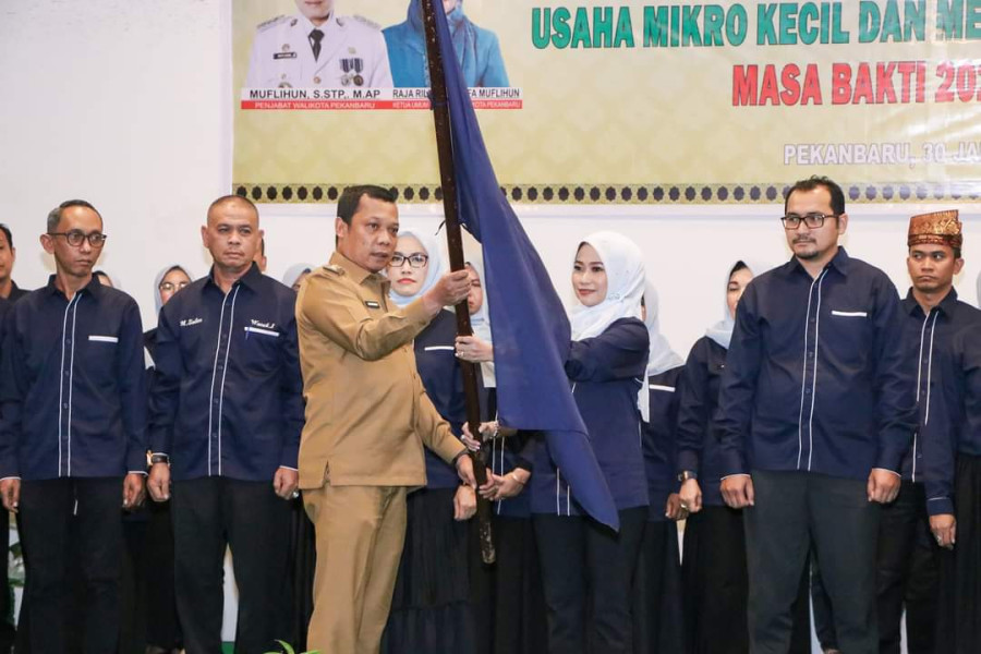 Pj Wali Kota Pekanbaru Lantik dan Kukuhkan Ketua Forum UMKM