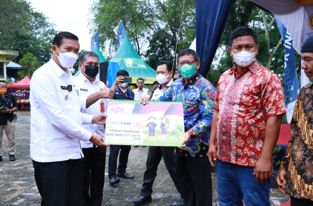 Wali Kota Luncurkan Implementasi Kartu Tani di Pekanbaru