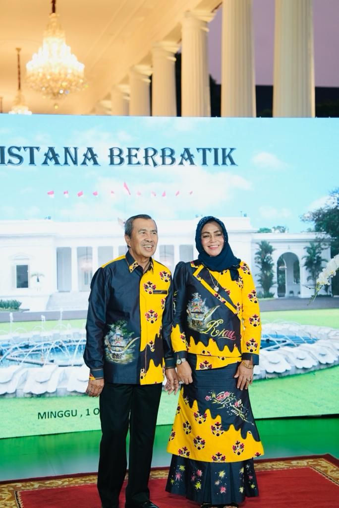 Hadiri Istana Berbatik, Syamsuar dan Istri Promosi Batik Riau
