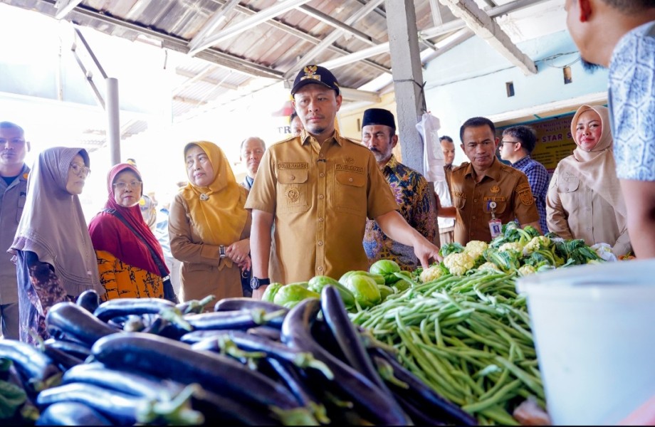Jelang Idul Adha, Wako Agung Pantau Harga Sembako di Pasar Dupa