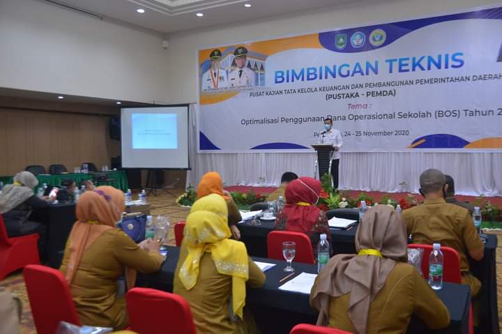 Wali kota Buka Secara Resmi Bimtek BOS Kepsek SD dan SMP se-Pekanbaru