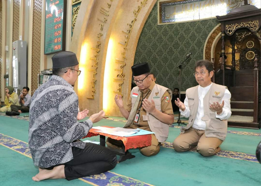 Sekdako Pekanbaru Jadi Petugas Amil Zakat