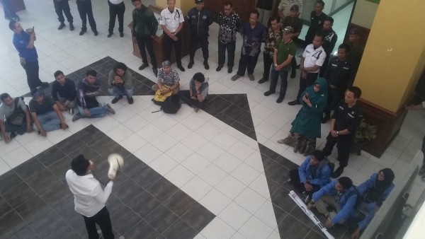 Tolak Kebijakan Rektor, Mahasiswa UIN Suska Riau Demo di Gedung Rektorat