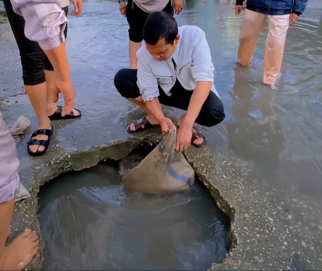 Pj Wako Turun Pantau Penyebab Banjir di Jalan Ahmad Dahlan