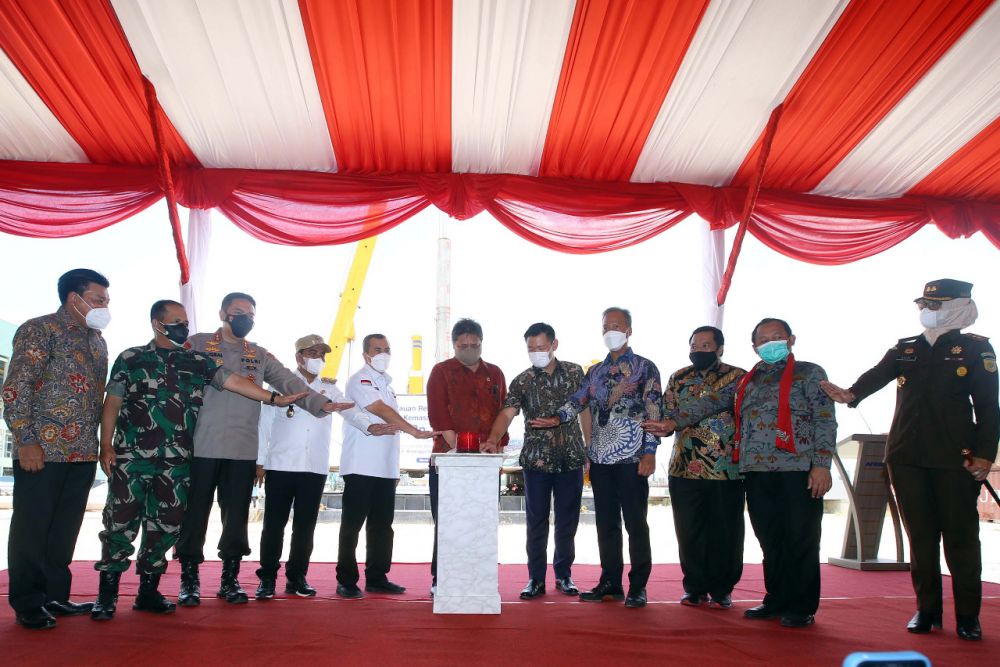 Menko Resmikan Groundbreaking Investasi Produk Kemasan, Ini Tanggapan Gubernur Riau