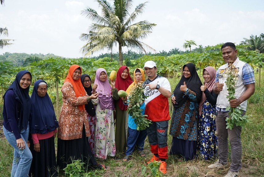 Ibu-ibu Petani Disambangi Ketua DPRD Pekanbaru Muhammad Sabarudi