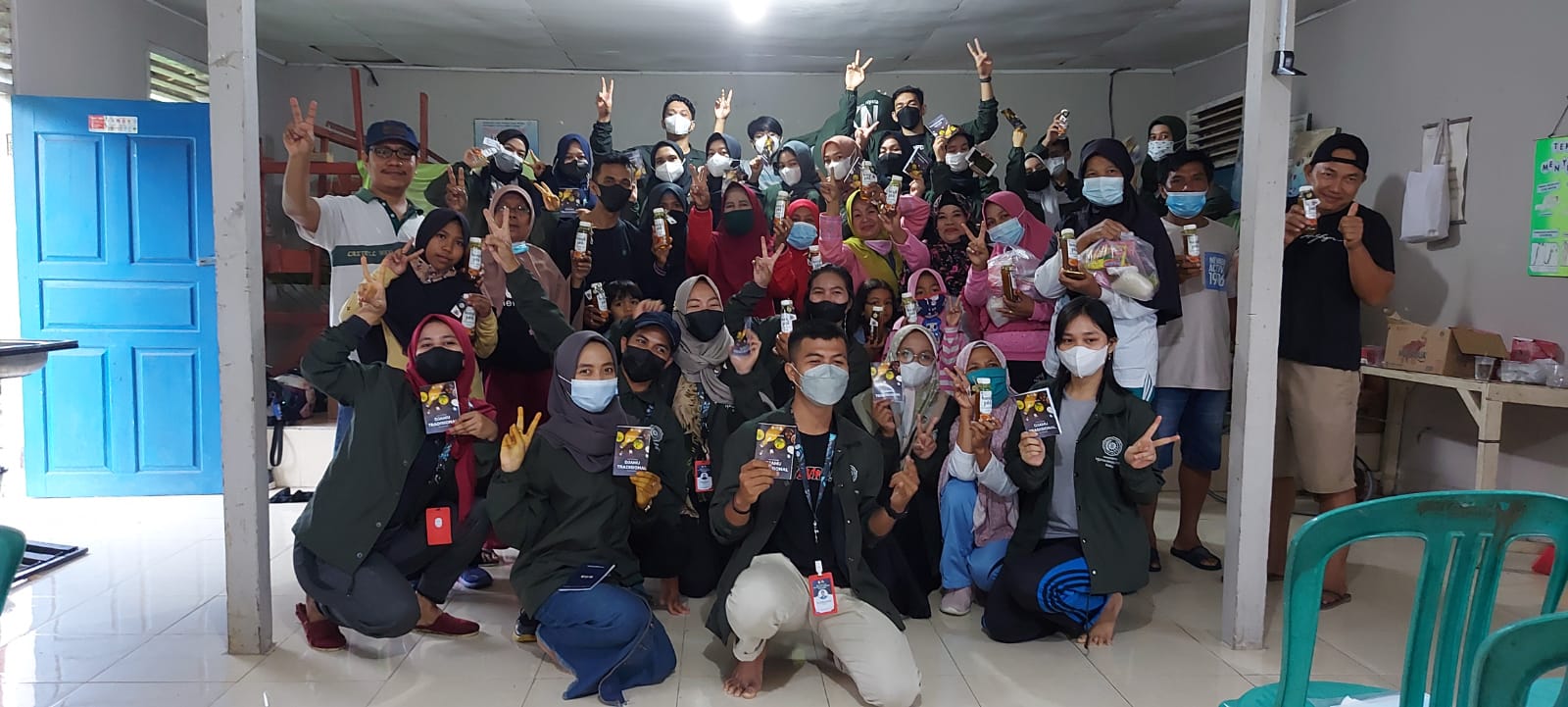 Mahasiswa KKN UMRI Sosialisasi Pembuatan Jamu untuk Warga Limbungan Rumbai