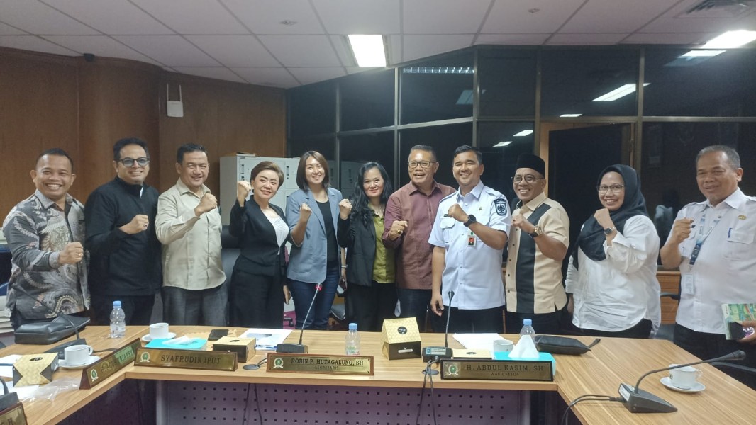 Isu Ijazah Ditahan, DPRD Riau: Bukan Ditahan, Tapi Mereka yang Tak Mau Mengambil