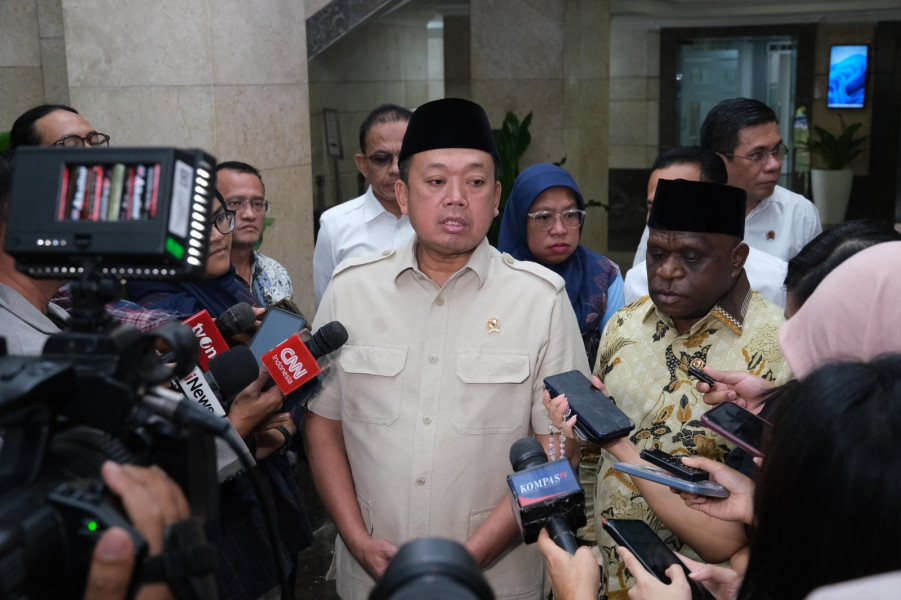 Menteri ATR/BPN Nusron Wahid Tanggapi Isu Pagar Laut