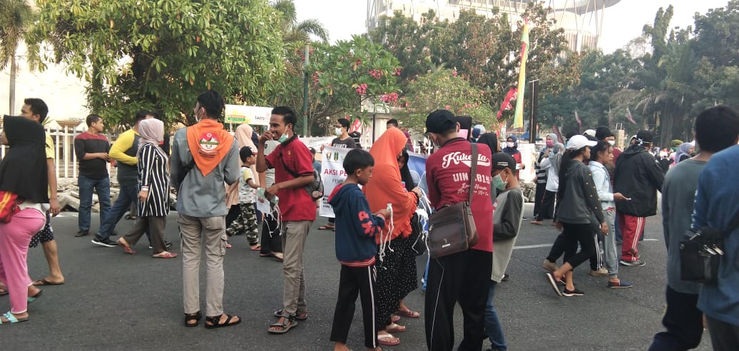 Ribuan Masker diBagikan, Ini Solusi Kabut Asap di Riau ...