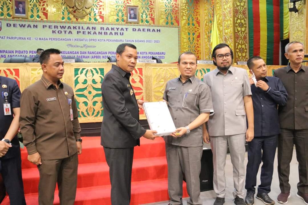 Pj Walikota Pekanbaru Sampaikan Pidato Nota Keuangan Ranperda APBD 2023