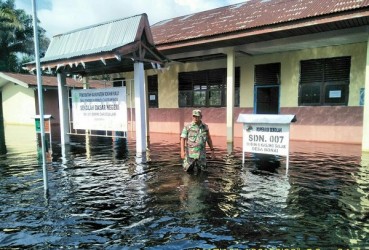 Banjir di Rohul Rendam 2 Sekolah, Akses Jalan Lintas Masih Putus