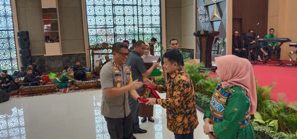 Selamat Jalan Mantan Kapala Kejasaan Tinggi Riau Uung Abdul Syukur,SH,M.H dan Selamat Bekerja Dr.Mia