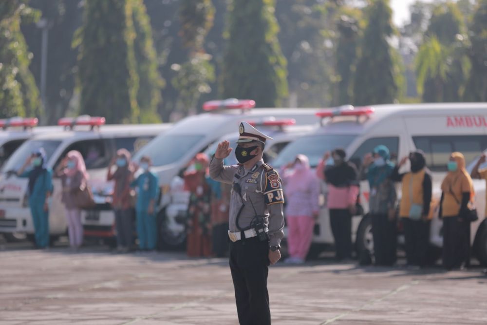 Corona Ngegas, Wagub Riau Tancap Gas Siapkan 455 Nakes dan Ambulans