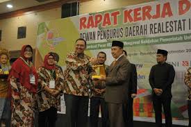 Gubernur Syamsuar Buka Rakerda DPD REI Riau