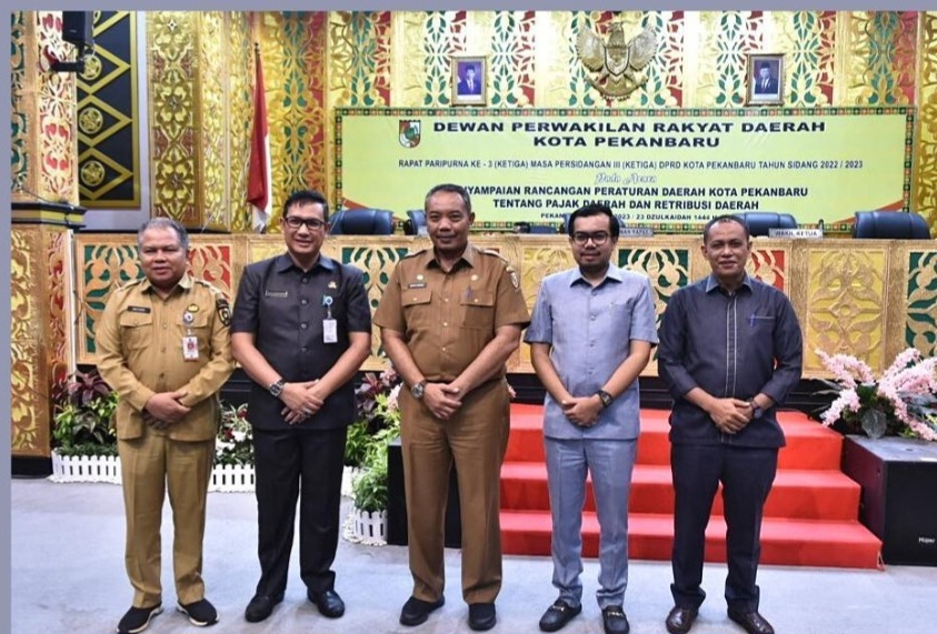 Rapat Paripurna, Pemko Pekanbaru Sampaikan Ranperda Tentang Pajak dan Retribusi