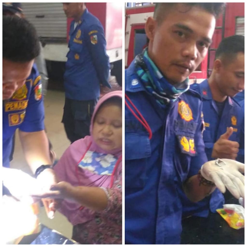 Personel DPKP Berhasil Copot Cincin Nyangkut di Jari Ibu Rumah Tangga