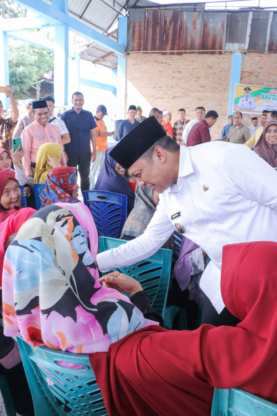 Pj Wali Kota Tinjau Pasar Murah di Tuah Madani dan Binawidya