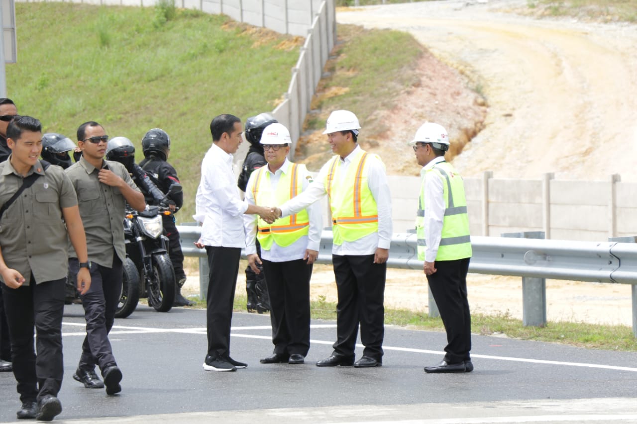 Dampingi Presiden Tinjau Tol Pekanbaru - Dumai, Begini Harapan Wali Kota