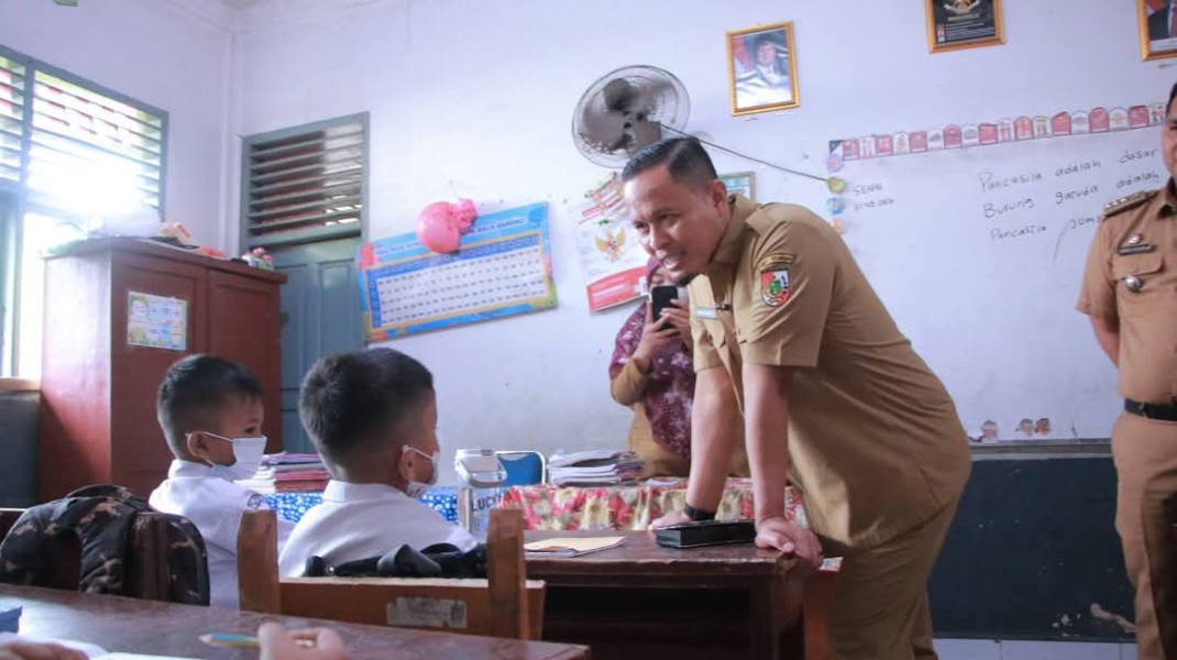 Siswa Pekanbaru Kembali Sekolah Tatap Muka Usai PJJ Akibat Kabut Asap