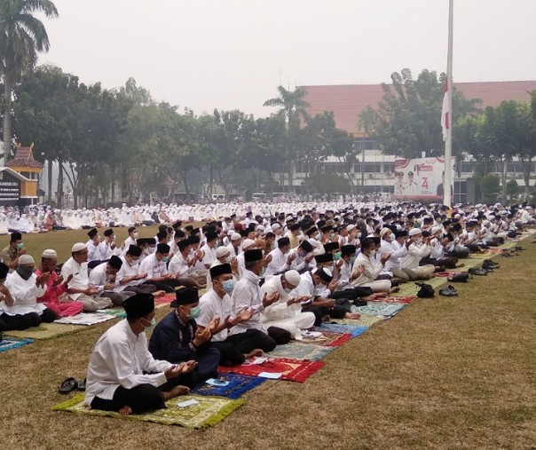 Wali Kota Pekanbaru Lanjutkan Libur Sekolah Hingga Senin, Warga Rentan Kabut Asap Diizinkan Mengungs