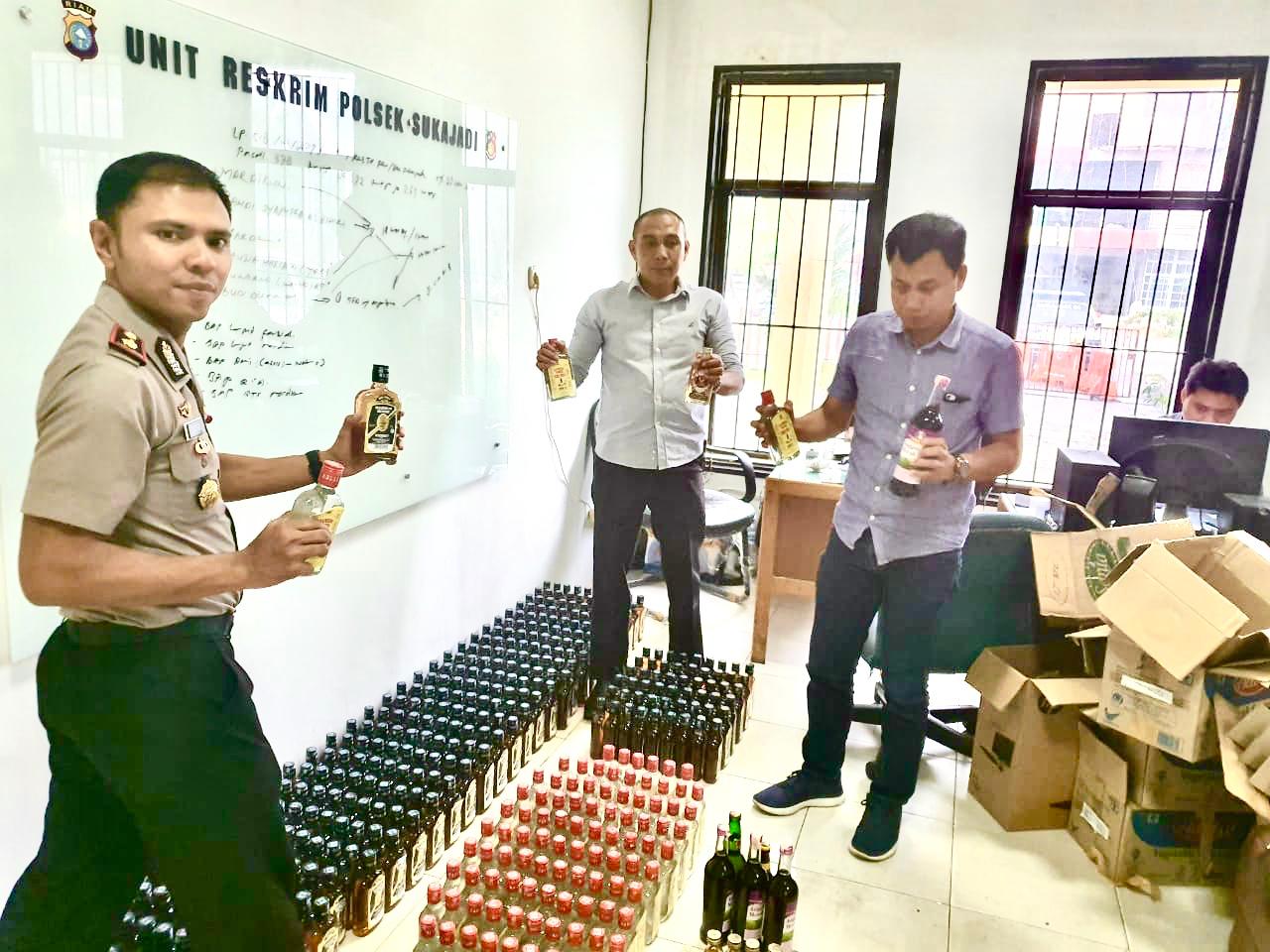 505 Botol Miras Berhasil Diamakan Polsek Sukajadi Jelang Pengamanan Natal dan Tahun Baru