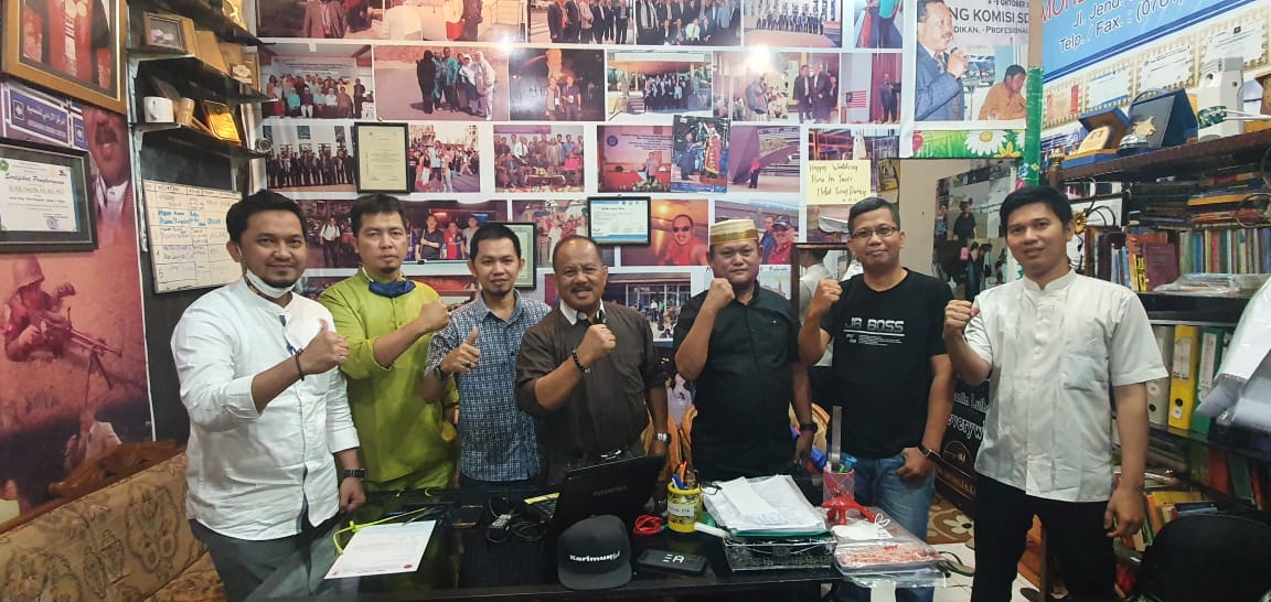 Jalin Silaturahmi, Pengurus IPSS Riau Sambangi Mantan Ketua KKSS Riau, Yusuf Daeng