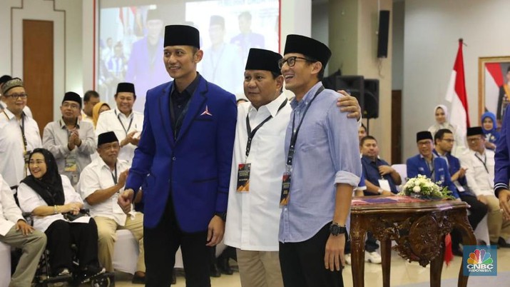 Diantar 3 Ketua Partai, Prabowo-Sandi Resmi Daftar Capres-cawapres