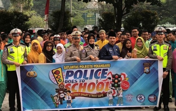 Kunjungi SMK Negeri 2 Pekanbaru, Satlantas Beri Edukasi Tertib Berlalu Lintas