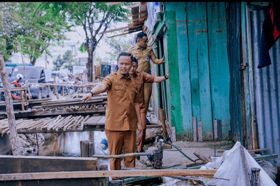 Wali Kota Agung Tinjau Drainase Jalan Paus, Dibangun 366 Meter untuk Atasi Banjir