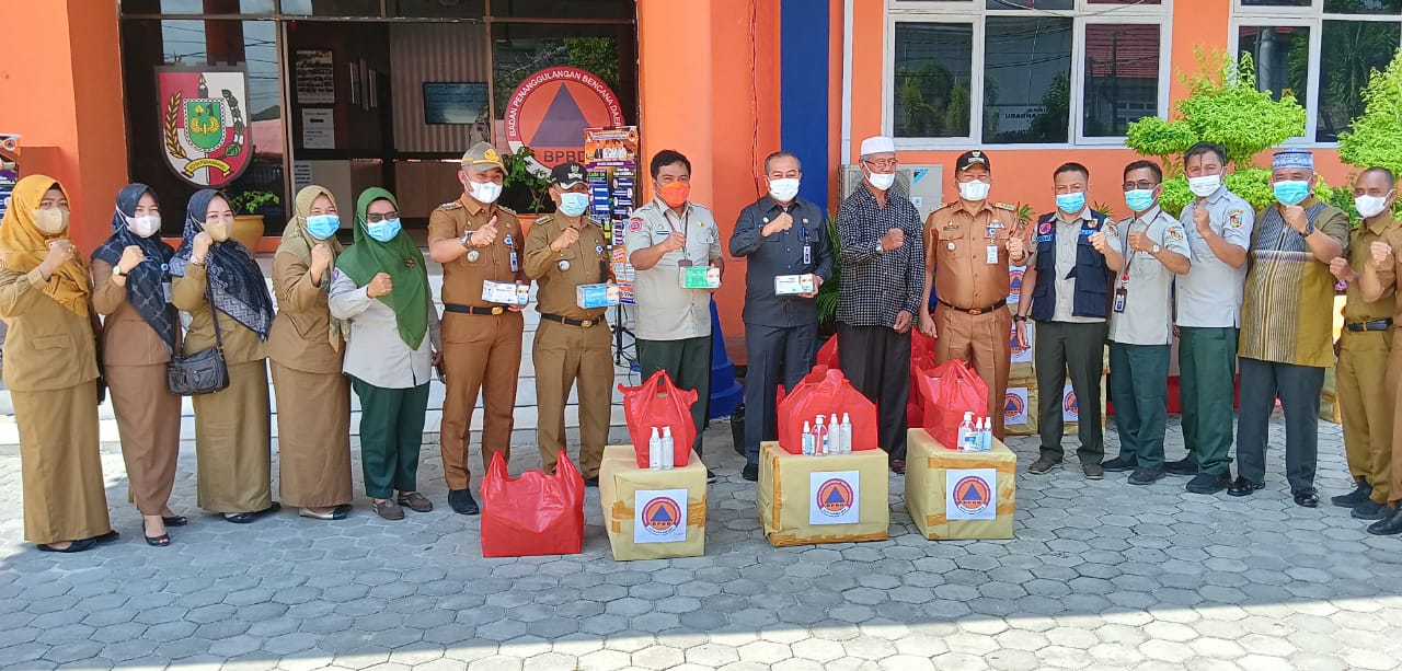 BPBD Salurkan Logistik Untuk Pencegahan Covid-19 ke Seluruh Pengurus Masjid Paripurna Pekanbaru