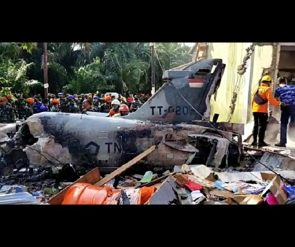 Pesawat Tempur Jatuh di Kubang Kampar