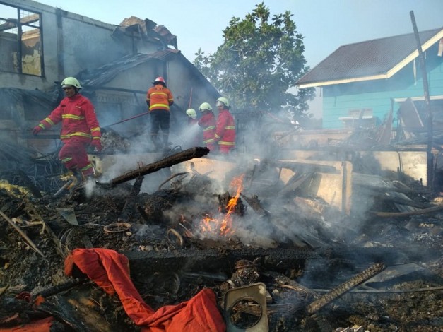 Rumah dan Gudang Alat Pesta di Jalan Hang Jebat Terbakar