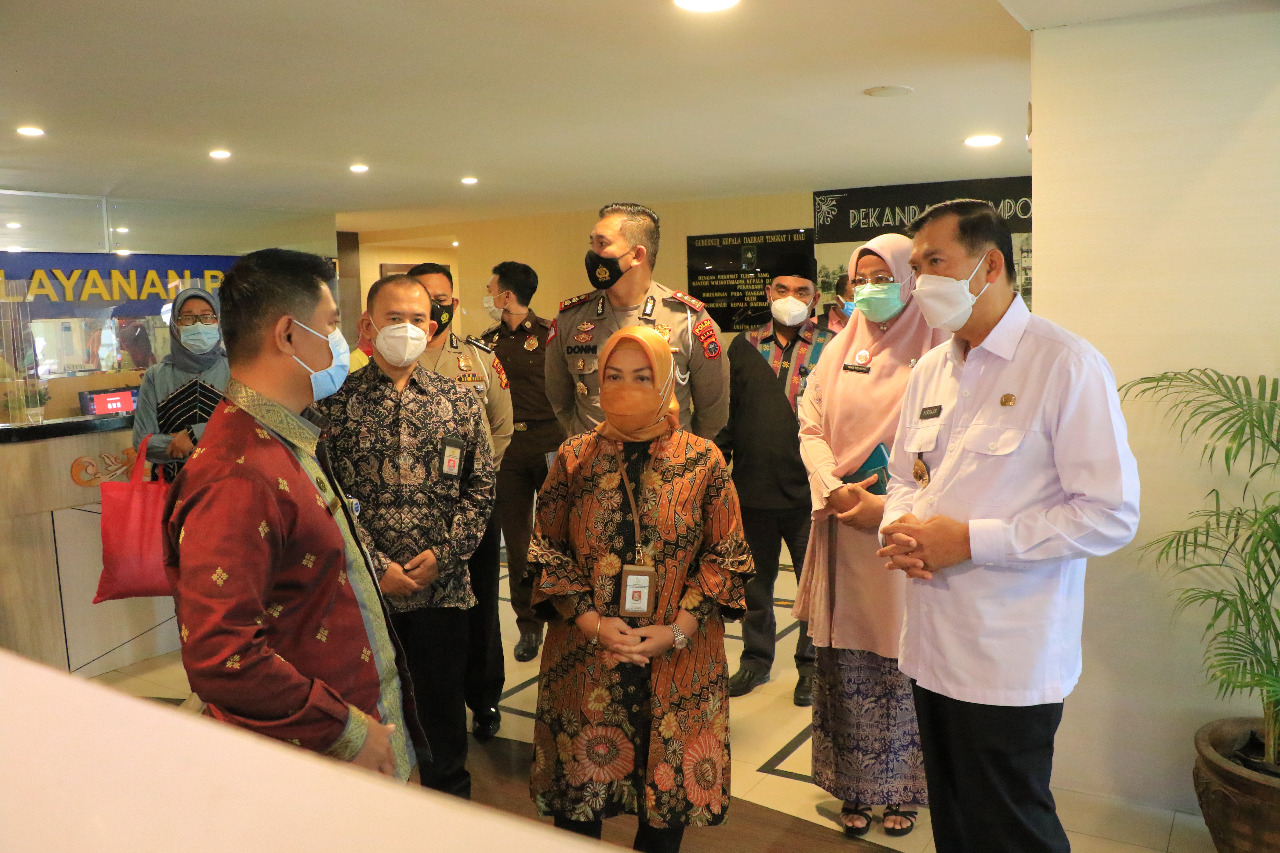 Wako Pekanbaru Dampingi Deputi Bidang Pelayanan Publik Kemen PAN RB Tinjau Layanan di MPP