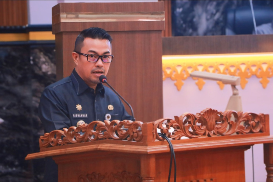 Pj Wali Kota Pekanbaru Sampaikan Nota Keuangan Perubahan APBD 2024 dan APBD 2025