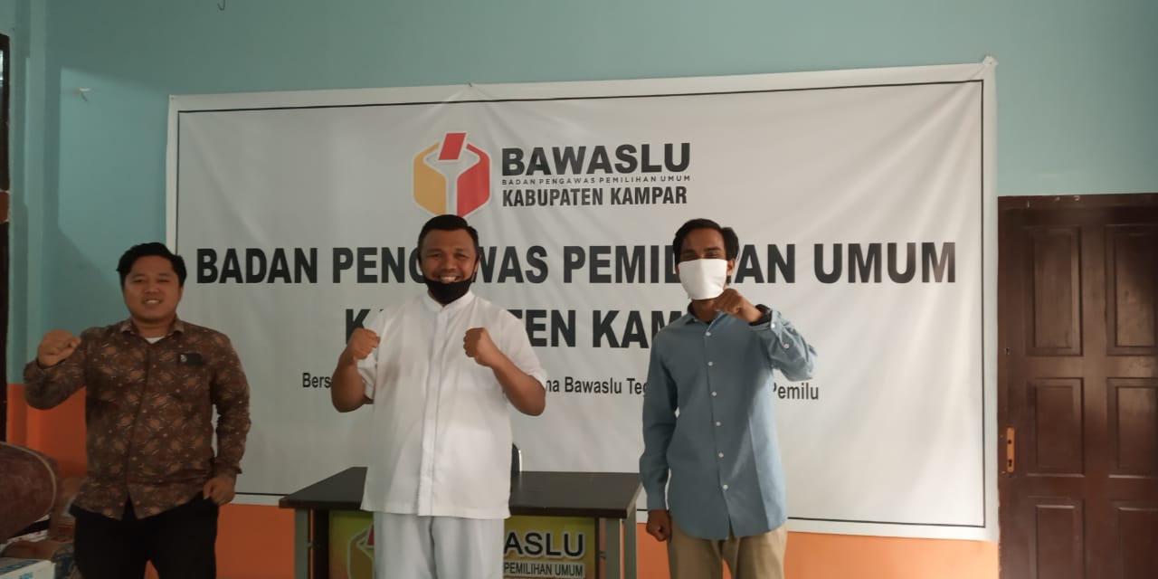 LP2D Silaturahmi ke Kantor Bawaslu Kampar