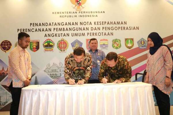 Wali Kota Pekanbaru dan 11 Kepala Daerah, Tandatangani MoU dengan Kemenhub