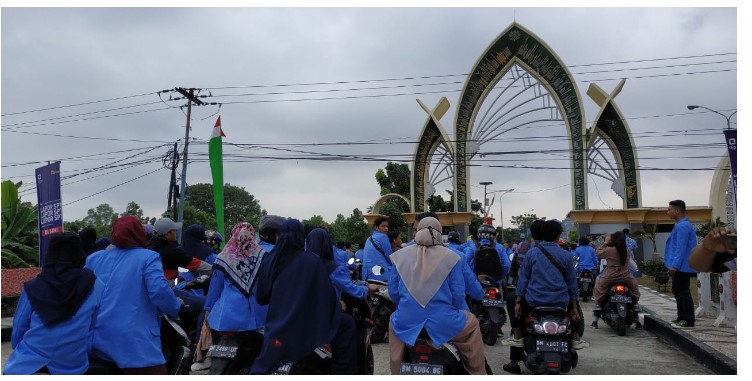 Demo Tuntut Rektor Turun, Mahasiswa UIN Suska Riau Tak Dibolehkan Masuk