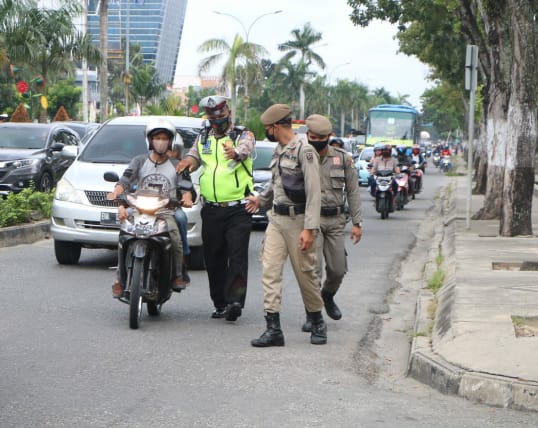 Melarikan Diri, Motor Ditinggal Saat Razia Prokes