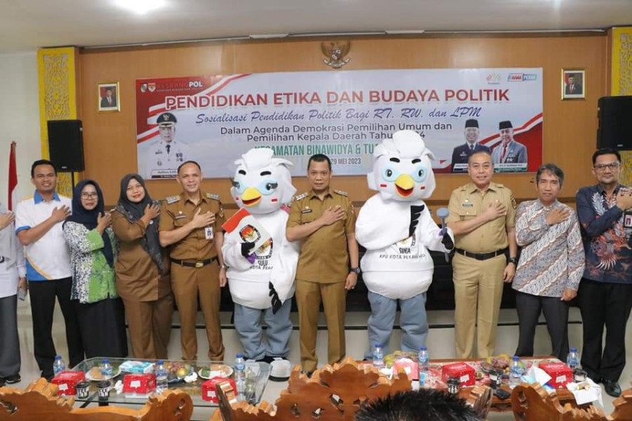 Pj Wali Kota Pekanbaru Buka Sosialisasi Pendidikan dan Budaya Politik di Dua Kecamatan