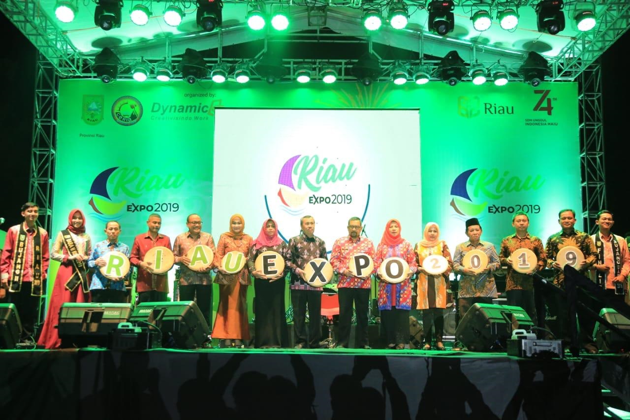 Ditandai Pemukulan Kompang, Gubernur Riau, Syamsuar Buka Riau Expo 2019