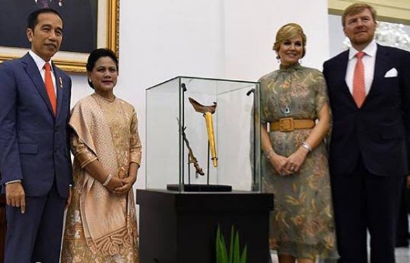 Raja Belanda Kembalikan Keris Pangeran Diponegoro, Warganet: Minta Maaf Aja Gak Cukup!