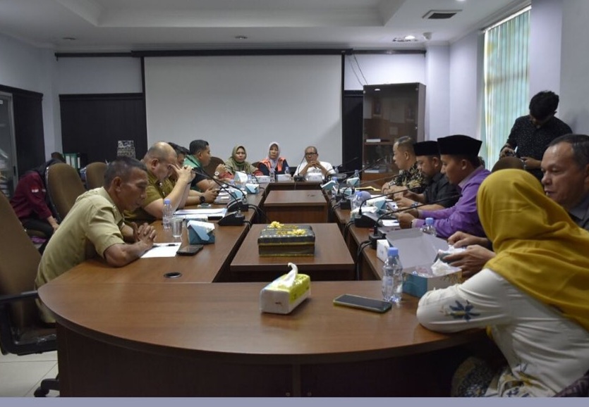 Komisi IV Hearing dengan DLHK Pekanbaru, Bahas Masalah Sampah dan THL