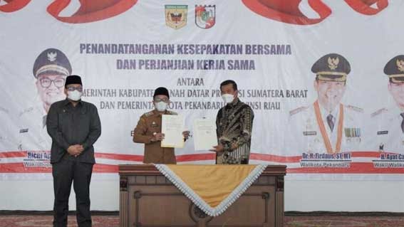 Jadi 'Lokomotif' Kemajuan Bersama, Pekanbaru - Tanah Datar Jalin MoU