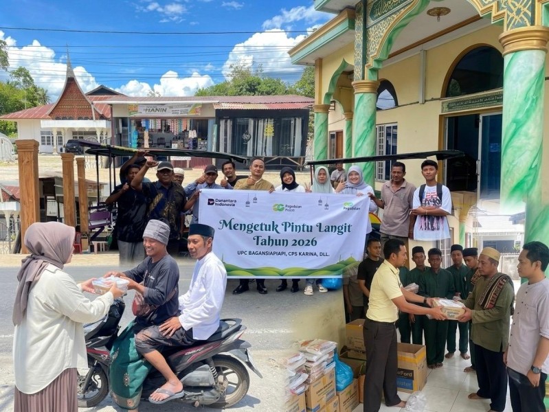 Pegadaian Kanwil II Pekanbaru Kembali Gelar Kegiatan “Mengetuk Pintu Langit” dengan Berbagi Makanan 