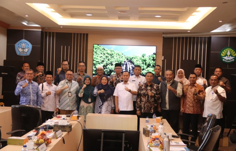 Atasi Banjir dan Kemacetan, Pemko - Unri Sepakat 10 Danau Jadi Embung