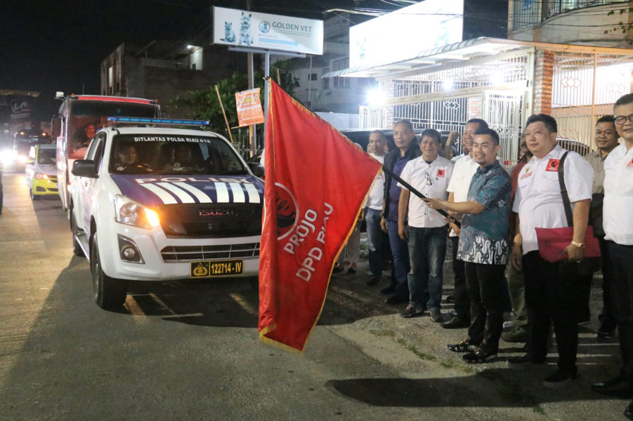 Bantuan Relawan Projo Untuk Korban Bencana Sumbar Langsung di Lepas Pj Wali Kota Pekanbaru