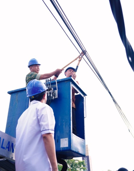 Wako Agung Turun Langsung Tertibkan Kabel Jaringan Yang Semrawut