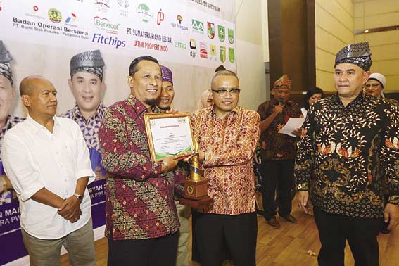 Gubri Didaulat Luncurkan Tiga Program PWI Riau 2019